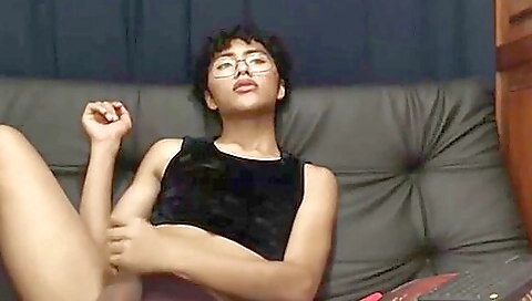 Amateur brunette solo video with her own body show