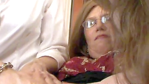 Thick stepmom and her stepson having a great experience